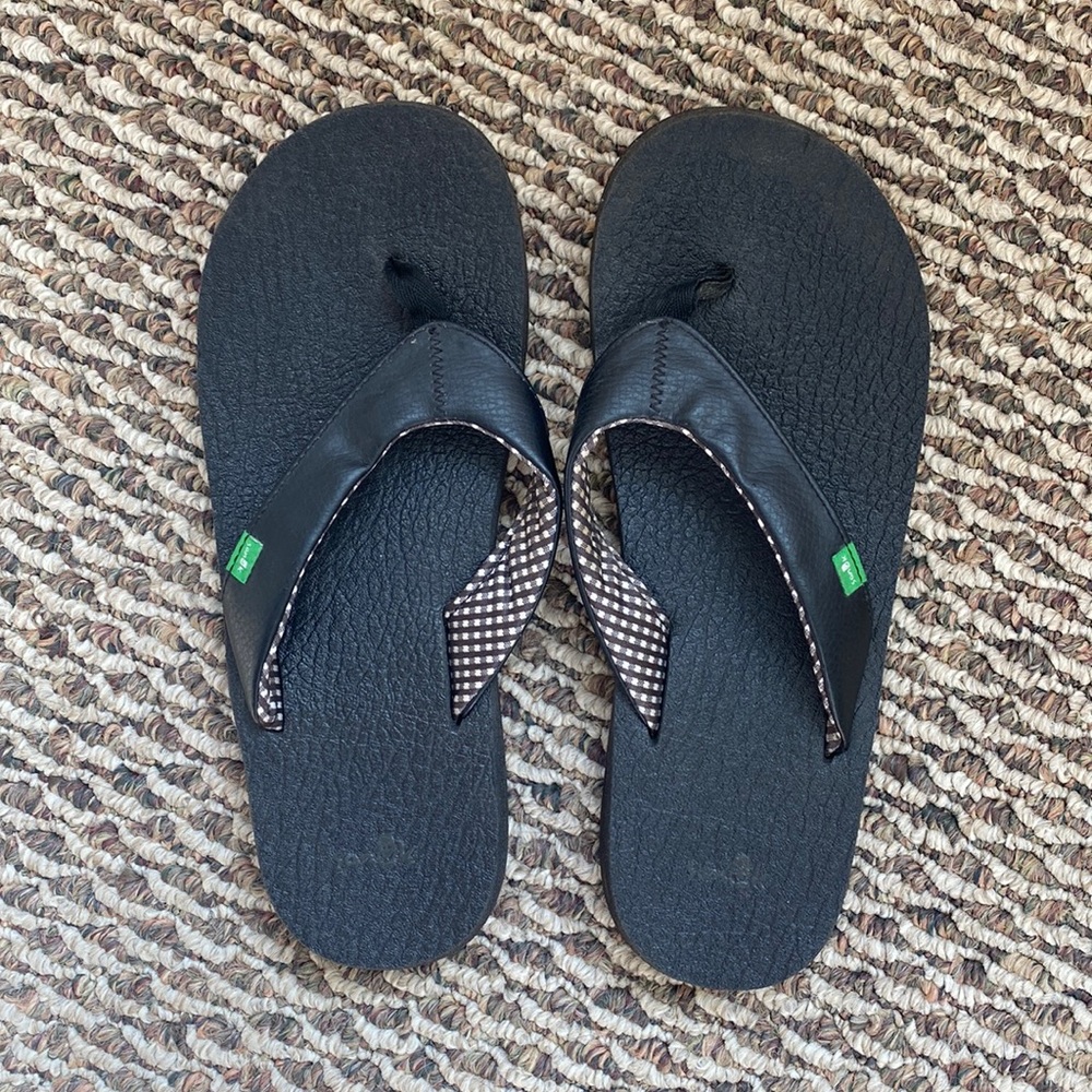 Sanuk Flip Flops